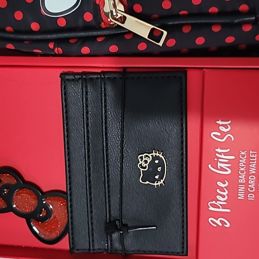 🎀 Hello Kitty 3 Piece Gift Set NWOT - Picture 5 of 8